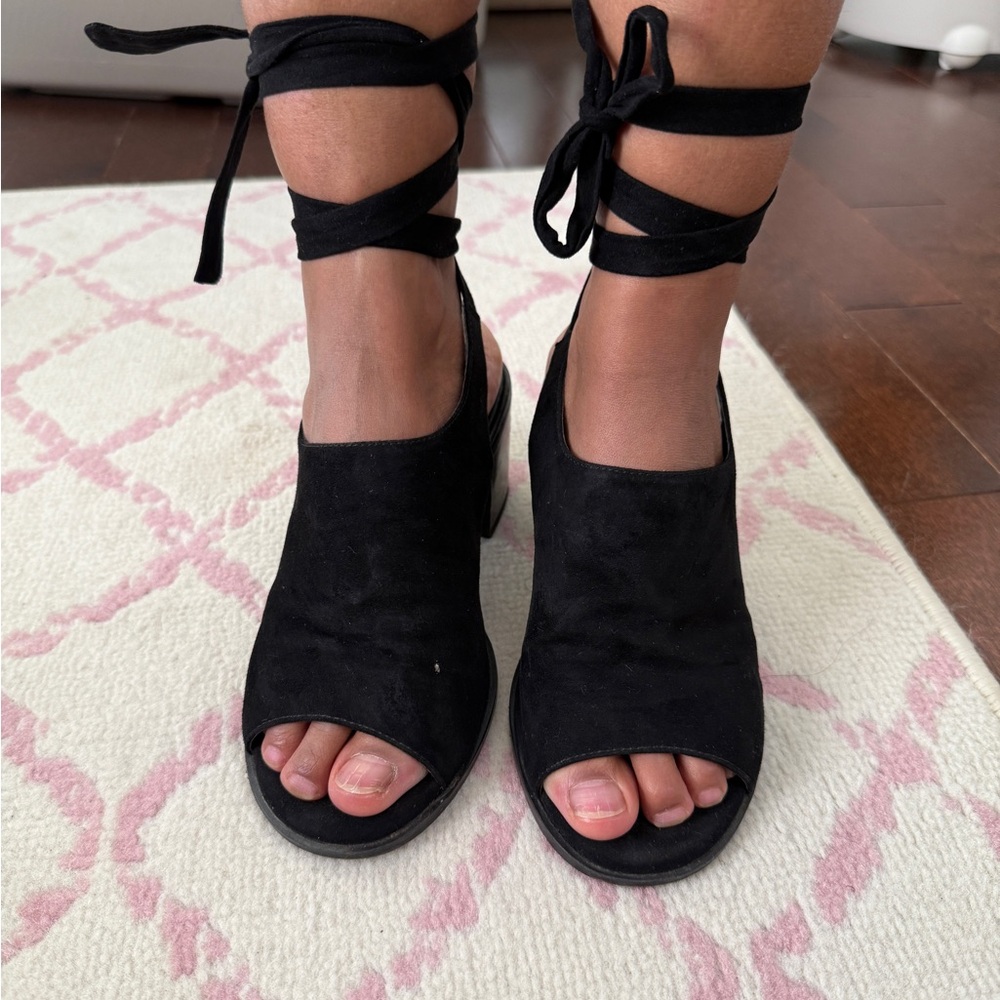 New Look Black Sandals with Ankle Wrap Design